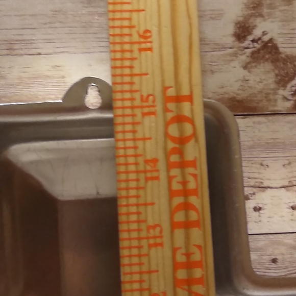 WILTON Cross cake pan. - Picture 2 of 3